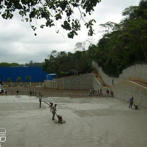 Execução de piso de concreto industrial